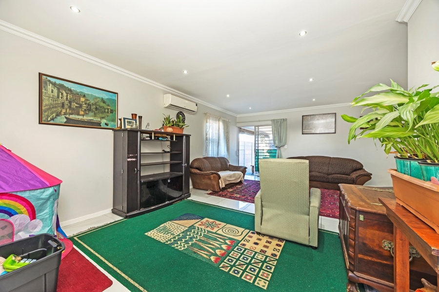 3 Bedroom Property for Sale in Zonnendal Western Cape